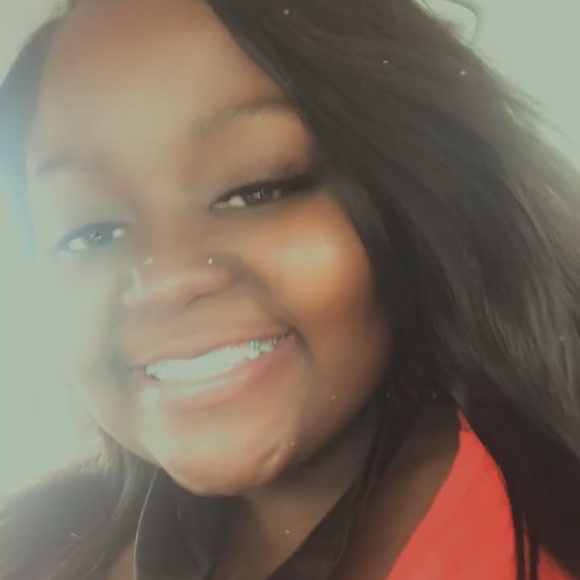 Profile Picture of Jordyn White (@asiapooh81) on Poshmark