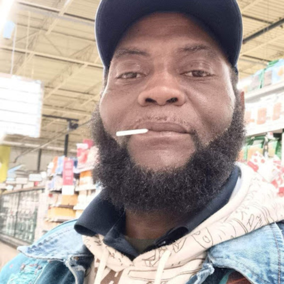 Profile Picture of Edward Mayo (@mayoedward720) on Poshmark