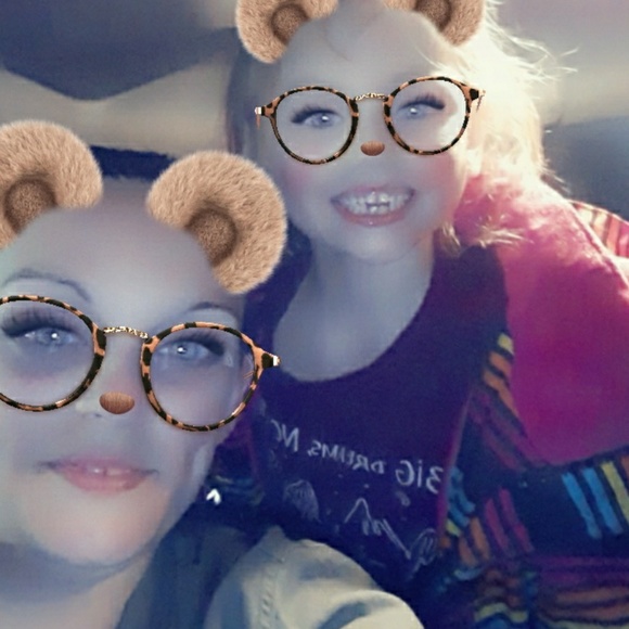 Profile Picture of Jen Randall (@jennybean828) on Poshmark