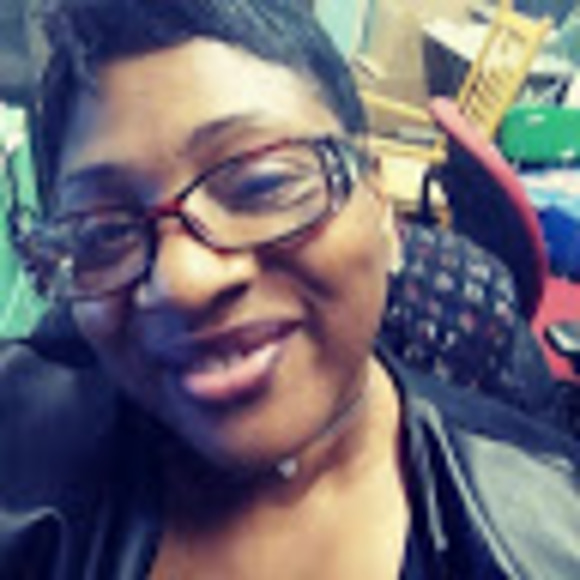 Profile Picture of Dawn Mcleod (@dawn_mcleod) on Poshmark