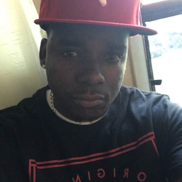 Profile Picture of Lamar Munnerlyn (@polliobangz) on Poshmark