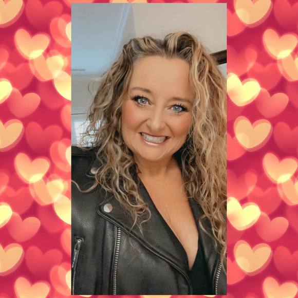 Profile Picture of Penny Campbell (@onecentcam) on Poshmark