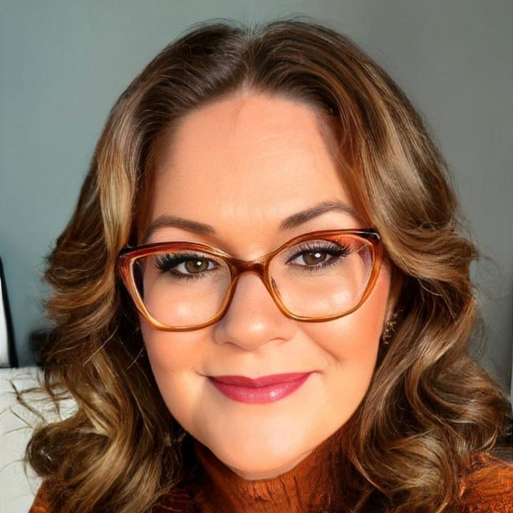 Profile Picture of Susan Lee Rose (@susanleeroseblog) on Tiktok