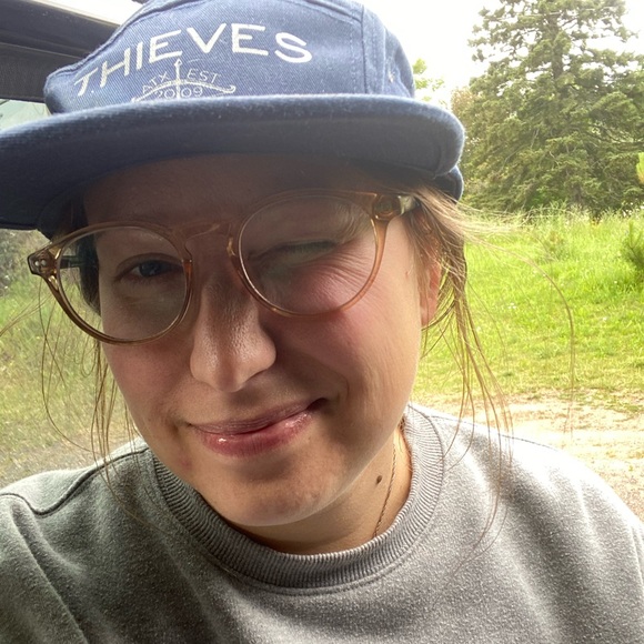 Profile Picture of Sienna Jaehnig (@srjaehnig) on Poshmark