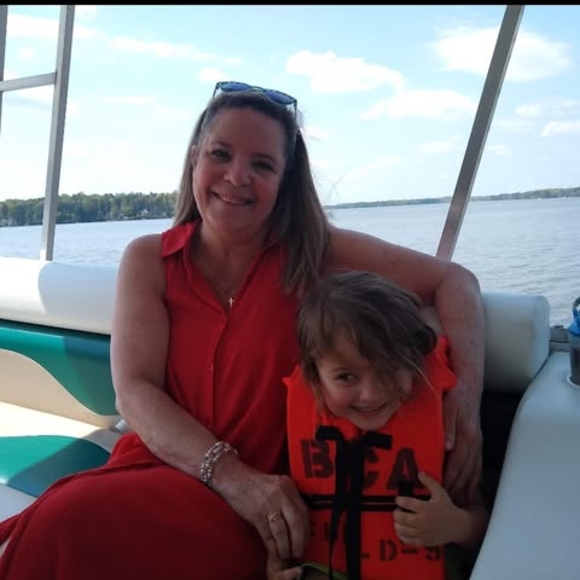 Profile Picture of Glynis Jaszewski (@gkjaszewski) on Poshmark