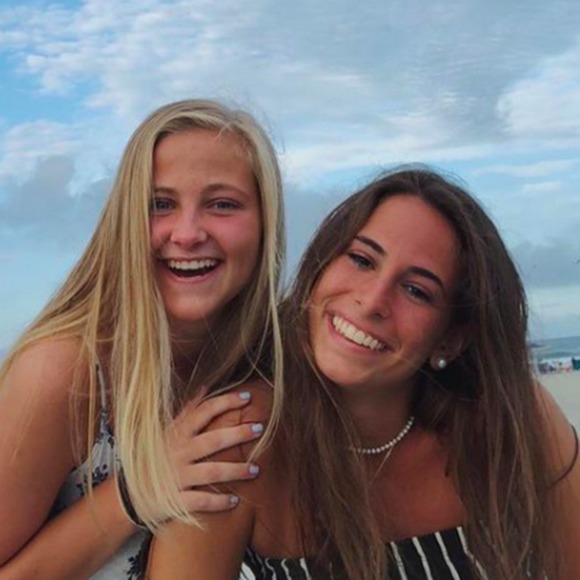 Profile Picture of Sophie Barnello (@sophiebarnello6) on Poshmark