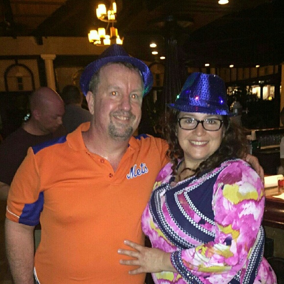 Profile Picture of Marcela Correa (@flordeuru) on Poshmark