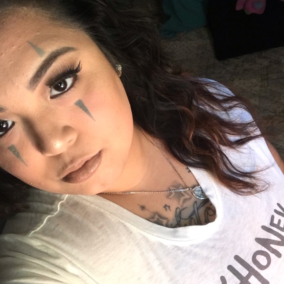 Profile Picture of Leah Ramos (@dynaleahrenee87) on Poshmark