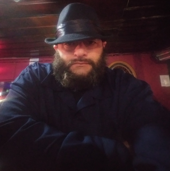 Profile Picture of Mark Hubbard (@markhubbard1982) on Poshmark