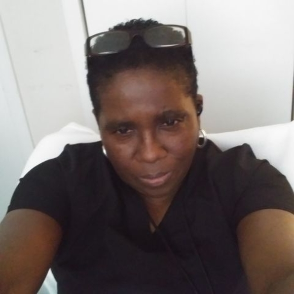 Profile Photo of Maxine coleman Maxine (@max1964126) on Poshmark