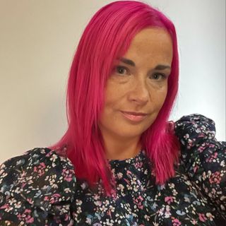 Profile Picture of Sarah Constable (@pixiedustscentsyations) on Instagram