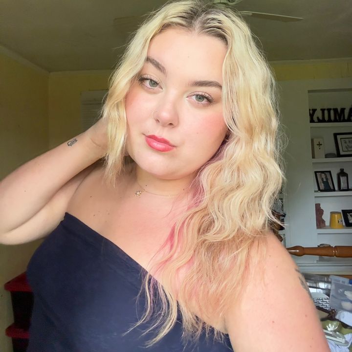 Profile Picture of Veronica ☀️ (@veronica.kyaw) on Tiktok