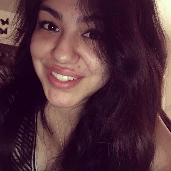 Profile Picture of Christina Futterer (@cfutterer) on Poshmark