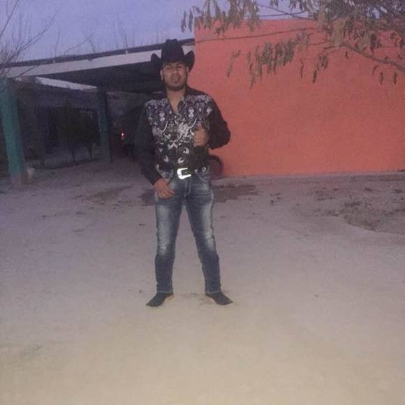 Profile Picture of Fernando Acuna (@ferszuniga31) on Poshmark