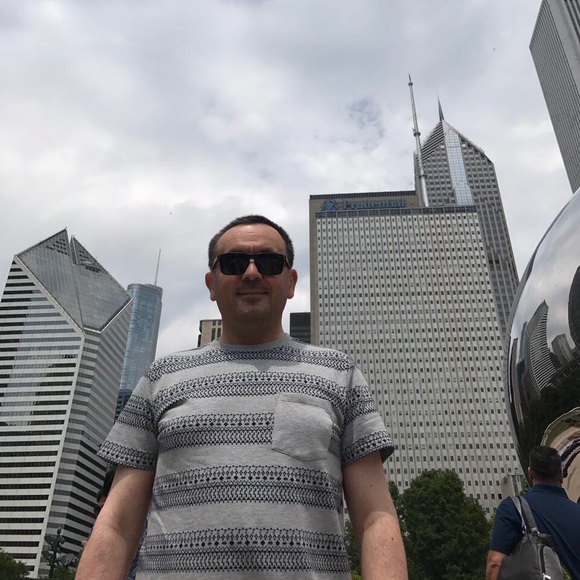 Profile Picture of Erwin Zadeh (@lotus312) on Poshmark