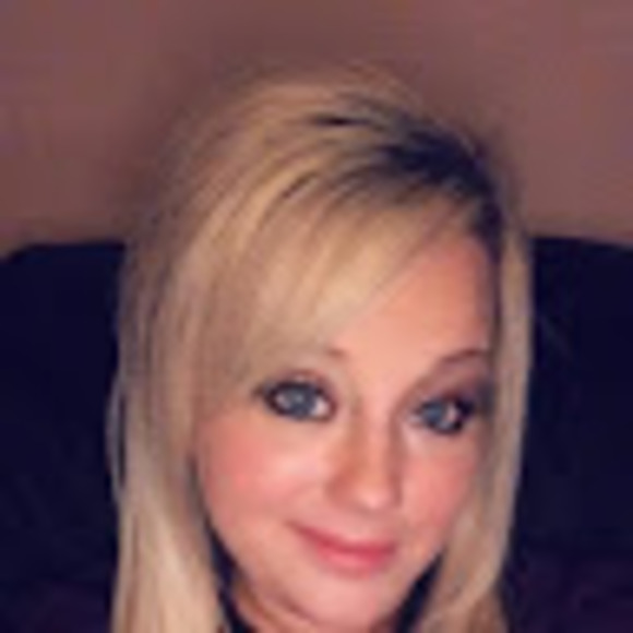 Profile Picture of Brandy Cooper (@brandycooper495) on Poshmark