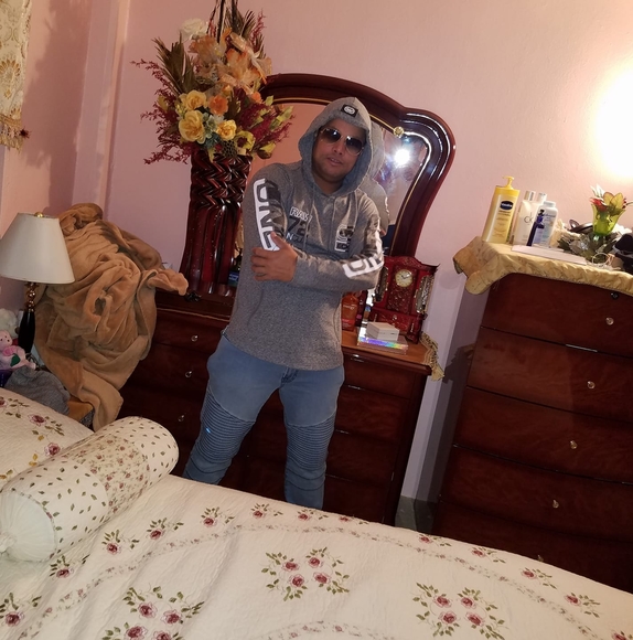 Yancarlos Pierret - Poshmark Profile Picture of Yancarlos Pierret (@yancarlos_p) on Poshmark