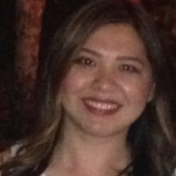 Profile Picture of May Wong (@may988) on Poshmark