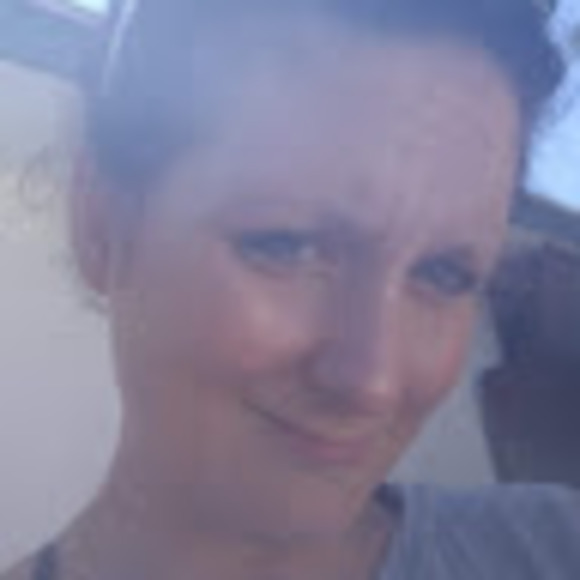 Profile Picture of Tabitha Brewer (@backintheyes) on Poshmark