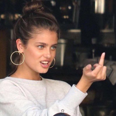 Profile Picture of Mary (@livshyts) on Twitter