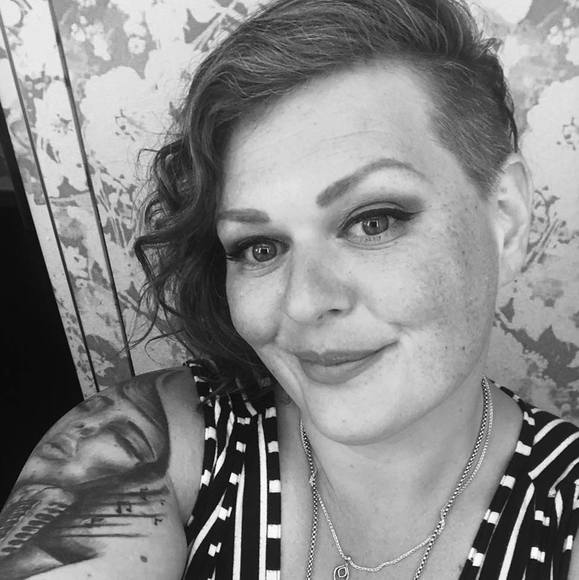Profile Picture of Stefaney Pacey (@stefaneypacey) on Poshmark