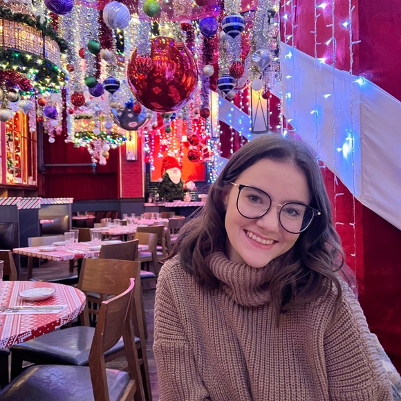 Kira C - Poshmark Profile Picture of Kira C (@kiracouv) on Poshmark