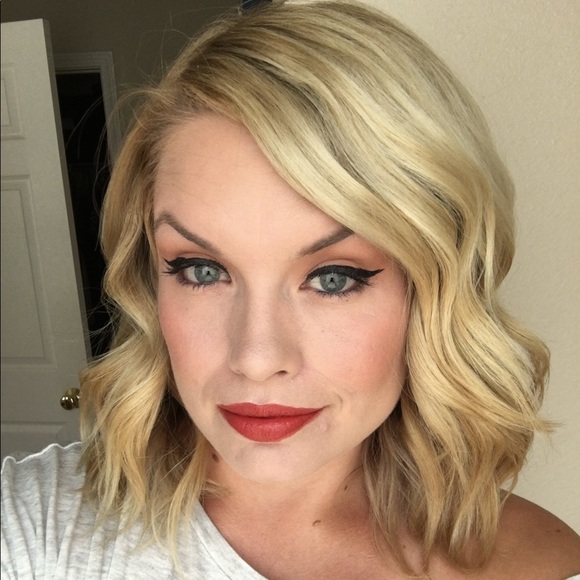 Profile Picture of Brooke Mcdaniel (@brooke0201) on Poshmark