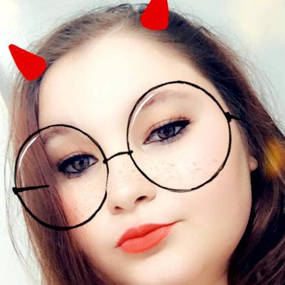 Profile Picture of Elizabeth Highnote (@hannahhighnote2) on Poshmark