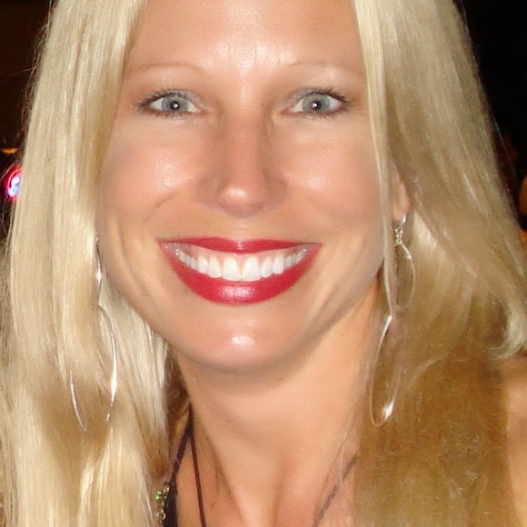 Profile Picture of Lisa Rigas (@lisarigas) on Poshmark