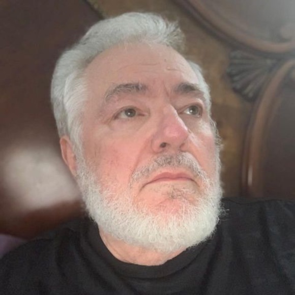 Profile Picture of Danny Riley (@dannyriley196) on Poshmark