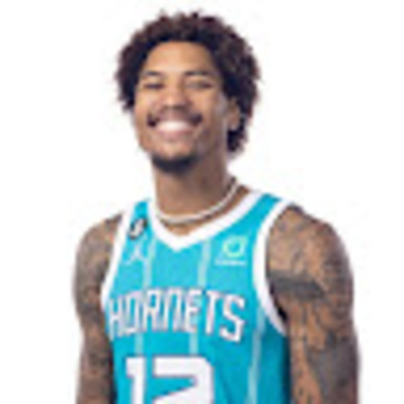 Profile Picture of Addison Lofsness (@lofsneaa2027) on Poshmark