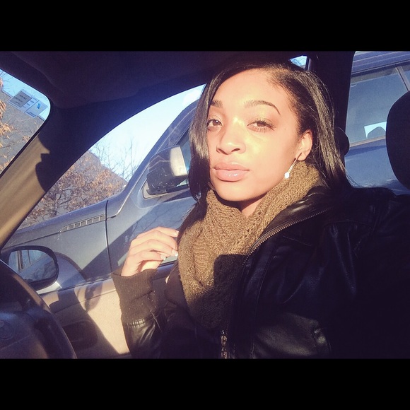 Profile Picture of Bree Washington (@breewash) on Poshmark