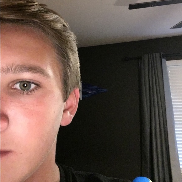 Profile Picture of Jj Aboussie (@jaboussie5) on Poshmark