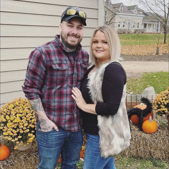 Sierra Kisting - Poshmark Profile Picture of Sierra Kisting (@sandersen17) on Poshmark