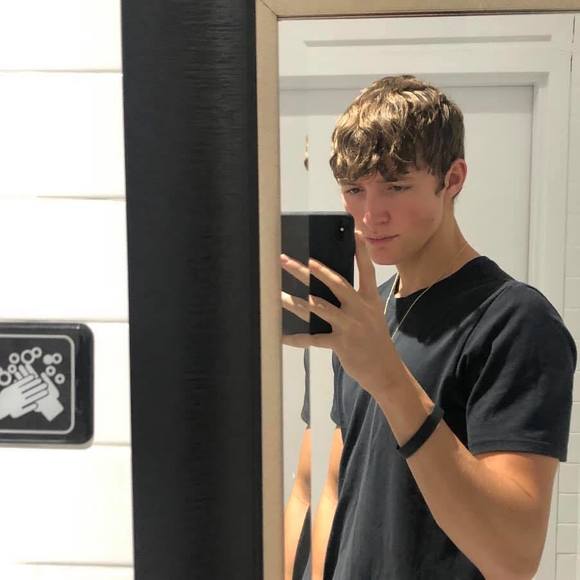 Profile Picture of Mark Jessup (@markjessup) on Poshmark