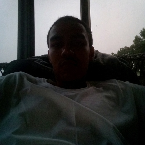 Profile Picture of Alvin Moore (@droyed) on Poshmark