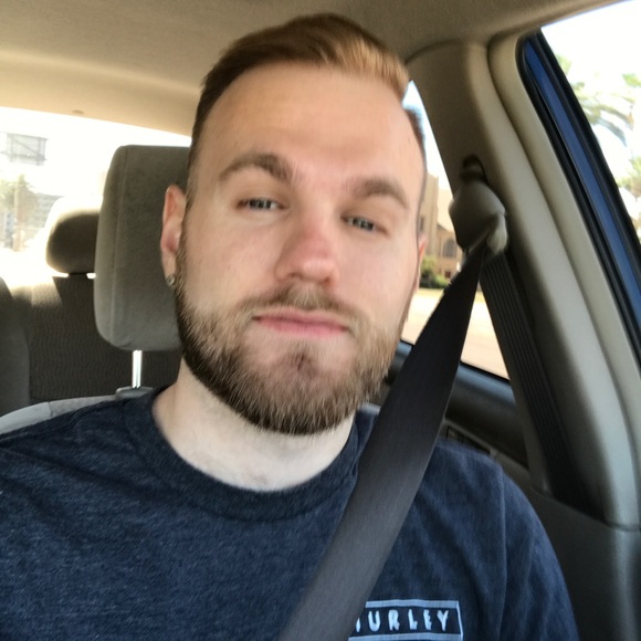 Profile Picture of Matthew Bone (@matthew_bone) on Poshmark