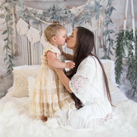 Profile Picture of Vic tori a Barry (@chloesmom513) on Poshmark