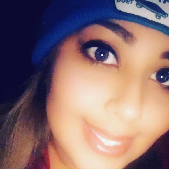 Profile Picture of Jeanette Chacon ibrahim (@jeanetteibra89) on Poshmark