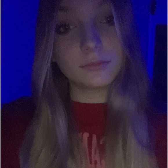 Profile Picture of Jayde Lemley (@jaydelemley) on Poshmark