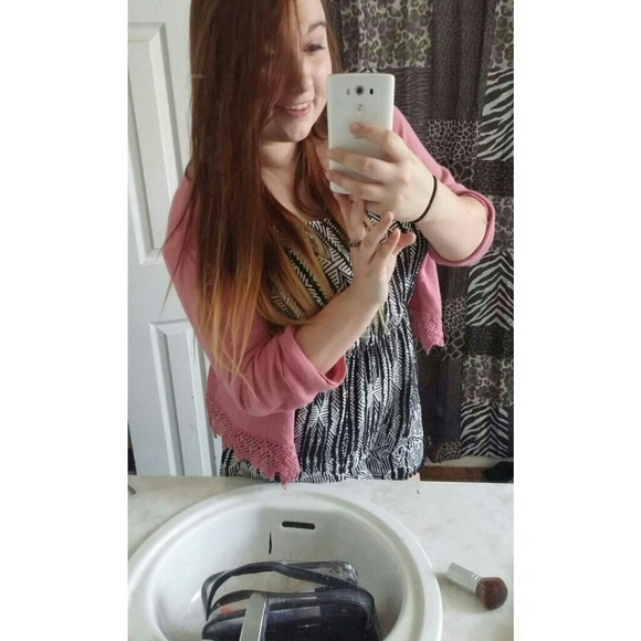 Profile Picture of Cathie Nates (@cathieannn) on Poshmark