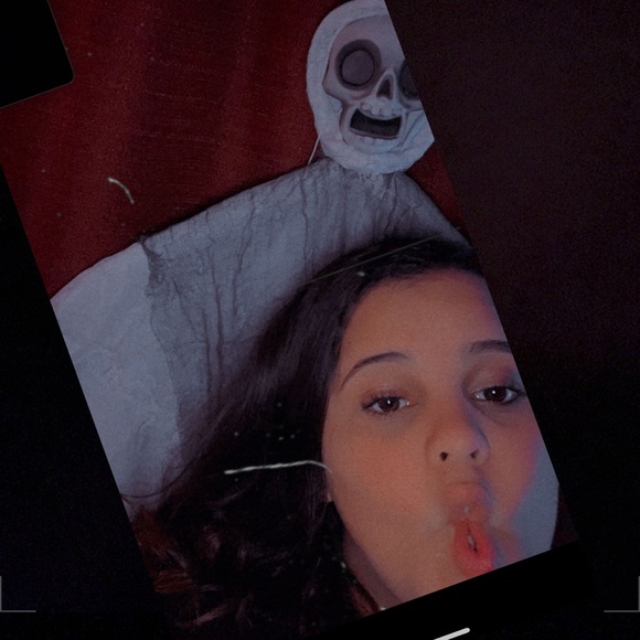 Profile Picture of Samantha Pagano (@sameejo16) on Poshmark