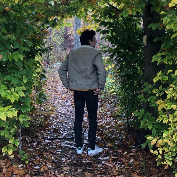 Profile Picture of Christopher Alvord (@c_alvord) on Poshmark