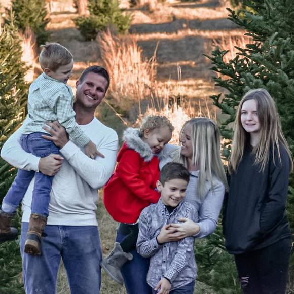 Profile Picture of Kimberly Sluis (@ksluis24) on Poshmark