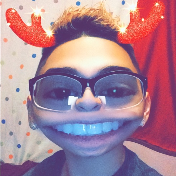 Profile Picture of Chris Arias (@chris_savage1) on Poshmark