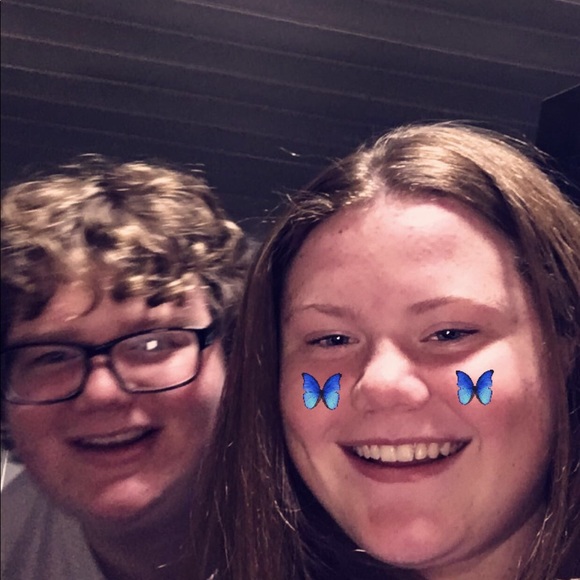 Profile Picture of Kelly Smallwood (@amp233) on Poshmark