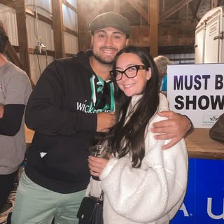 Profile Picture of Katie Curtis (@katie_curtis) on Instagram