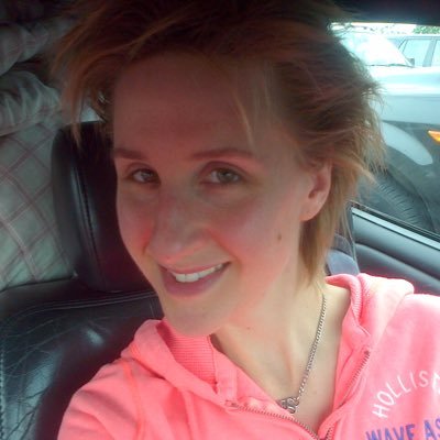 Profile Picture of Vicki Allen (@Vicki_Airhead) on Twitter