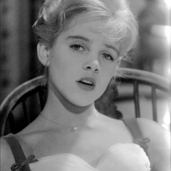 Profile Picture of Carolyn Bouso (@dadcore420) on Poshmark