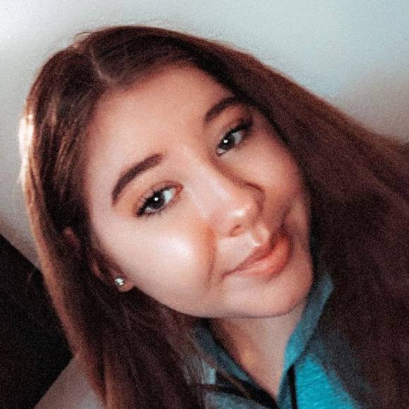 Profile Picture of Hayden Borstad (@haydenvorachek) on Poshmark